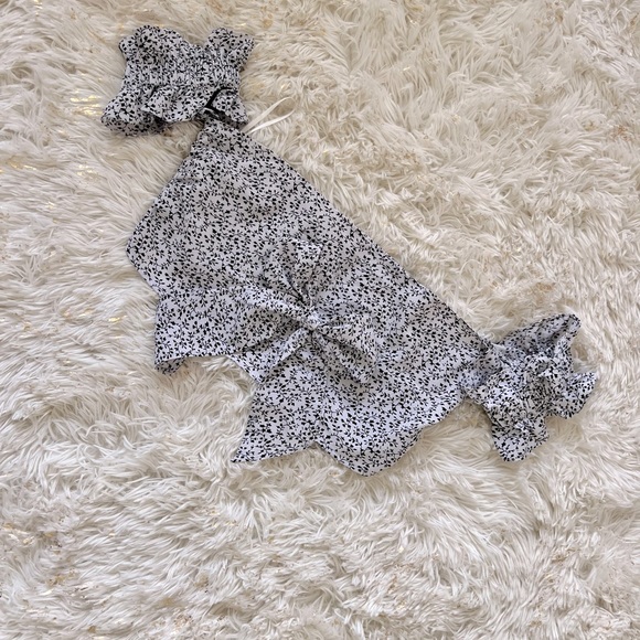 SHEIN Tops - Off the shoulder top